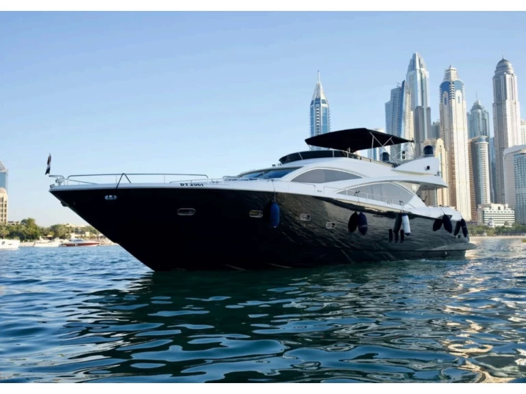 Hire a Sunseeker Yacht 90 Dubai
