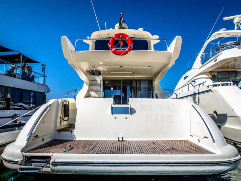 Hire Motorboat with or without skipper Azimut Dubai Marina