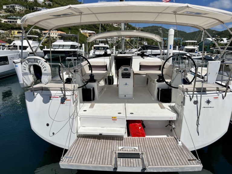 Yacht charter Road Town - Jeanneau Sun Odyssey 490 on SamBoat