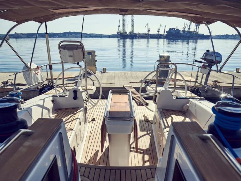 Hire Sailboat with or without skipper Elan Pula