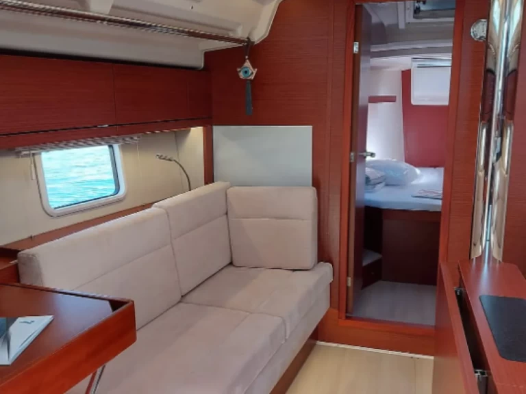 Hire a Hanse Hanse 418 Lávrio