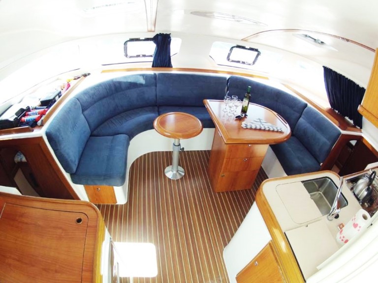 Charter a Nautitech Nautitech 40 in Split on Samboat