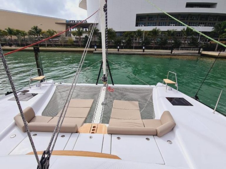 Hire Catamaran Nautitech with a boat licence
