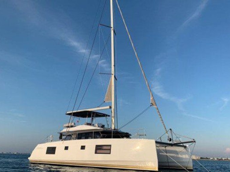 Charter a Nautitech Nautitech 46 Fly in Road Town on Samboat