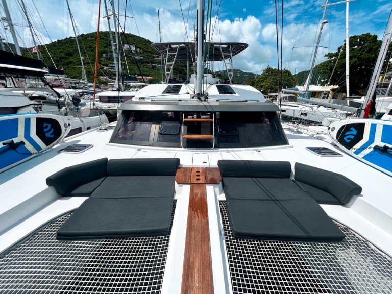 Catamaran to hire Road Town at the best price