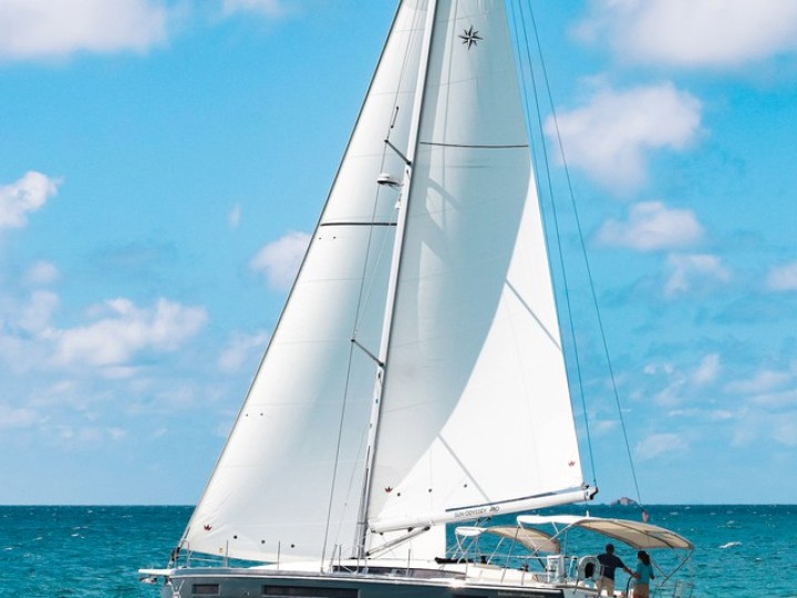 Hire Sailboat Jeanneau with a boat licence