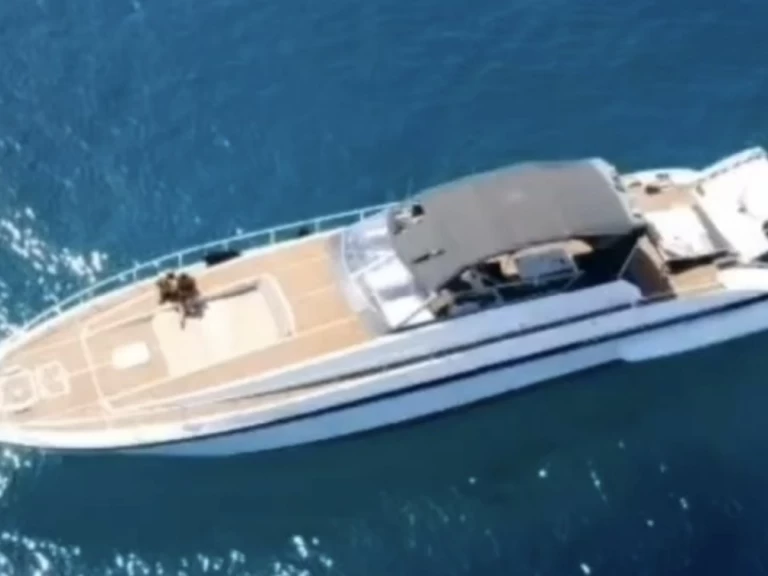 Luxury Yacht to hire Siracusa at the best price