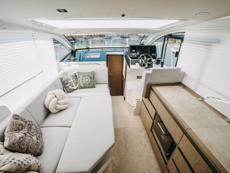 Motorboat hire in Klaipėdos rajonas - Sealine C335 Grey