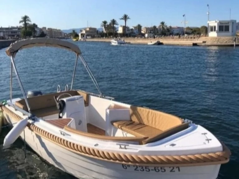 Hire a Silver Yacht Silver yacht 4'95 Sant Antoni de Portmany