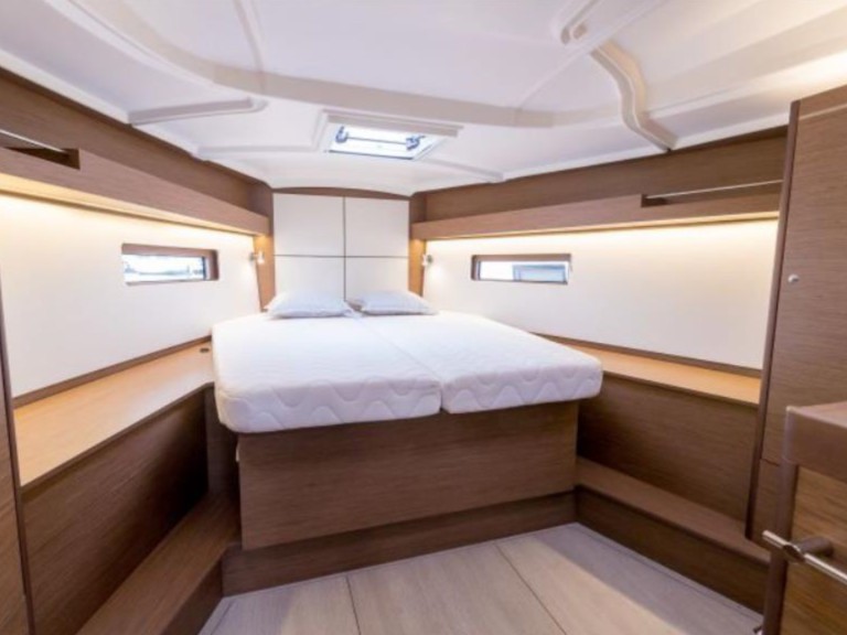Bénéteau Oceanis 40.1 charter bareboat or skippered in  Saint-Quay-Portrieux