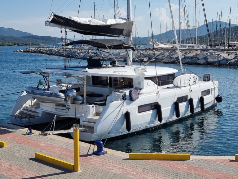 Yacht charter Cugnana Verde - Lagoon Lagoon 46 on SamBoat