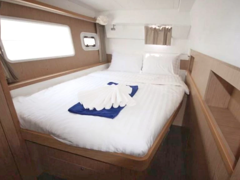 Yacht hire Marina Formentera cheap Lagoon 400 S2