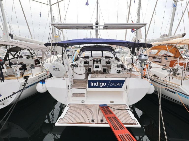 Yacht charter Jezera - Bavaria Bavaria C45 Holiday on SamBoat