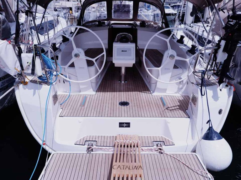 Sailboat to hire Golfo Aranci at the best price