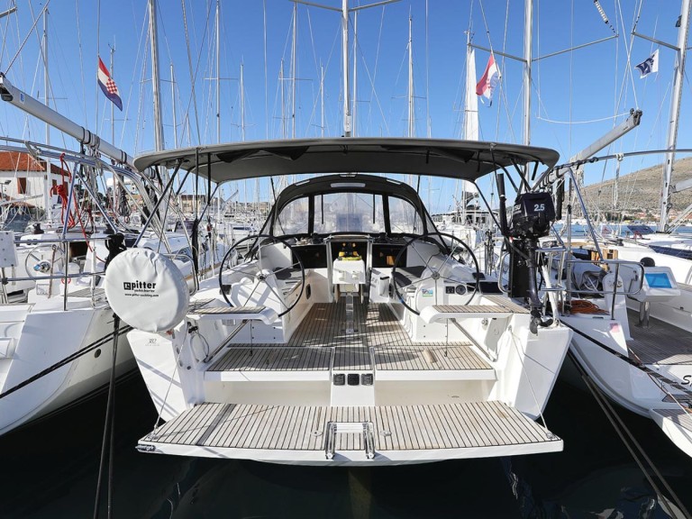 Hire a Dufour Dufour 382 Grand Large Pula