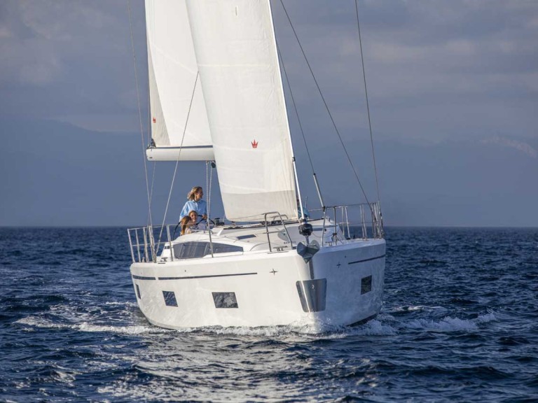 Sailboat hire in Golfo Aranci - Bavaria Bavaria C42