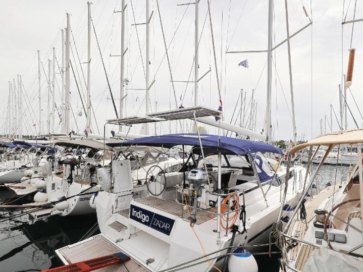 Bavaria Bavaria C45 Holiday charter bareboat or skippered in  Jezera