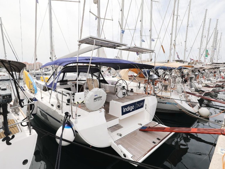 Yacht charter Jezera - Bavaria Bavaria C45 Holiday on SamBoat