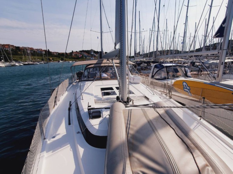 Hire Sailboat Bavaria with a boat licence