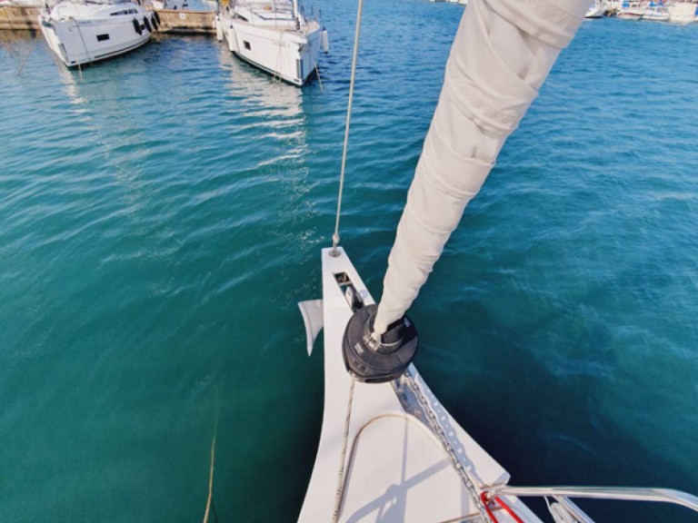 Sailboat to hire Pula at the best price