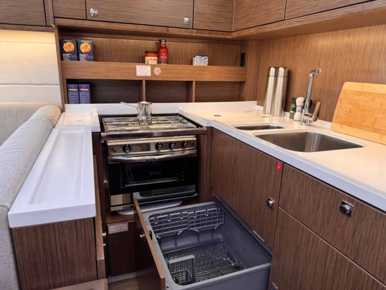 Yacht hire Trogir cheap Bavaria C57