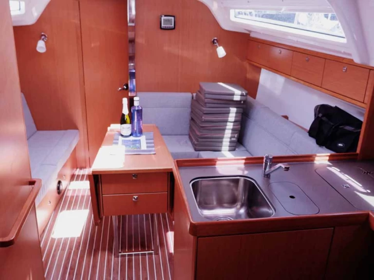 Hire Sailboat with or without skipper Bavaria Golfo Aranci