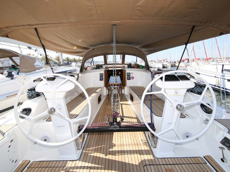 Charter a Bavaria Cruiser 41S in Murter-Kornati on Samboat