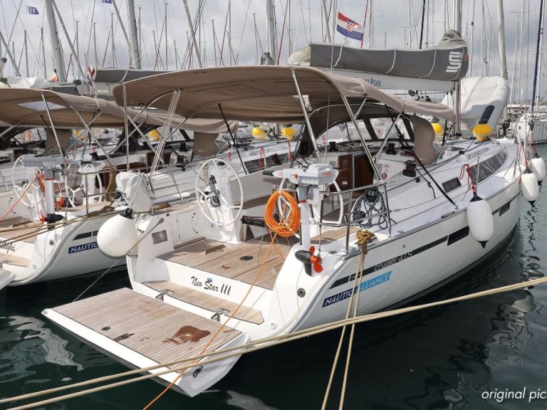 Hire Sailboat Bavaria with a boat licence
