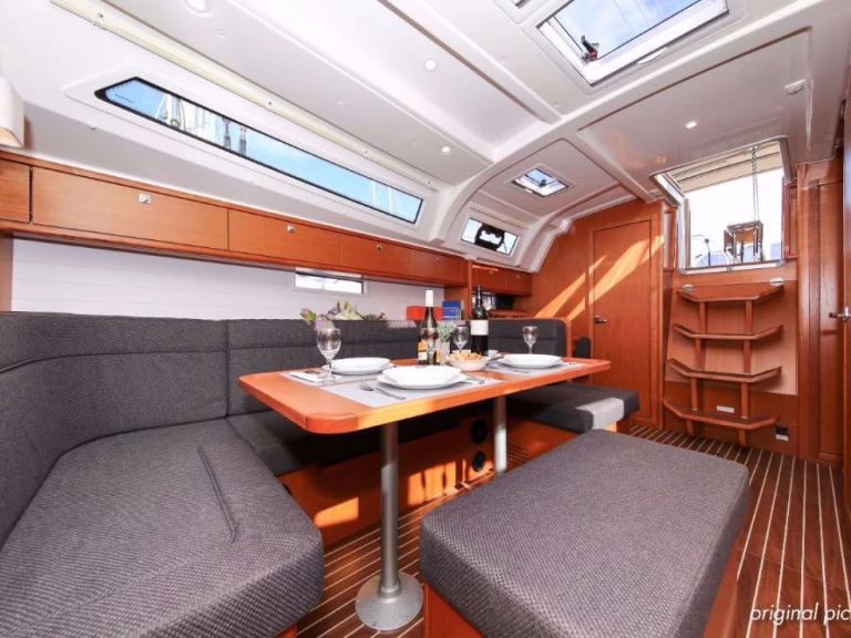 Hire Sailboat Bavaria with a boat licence