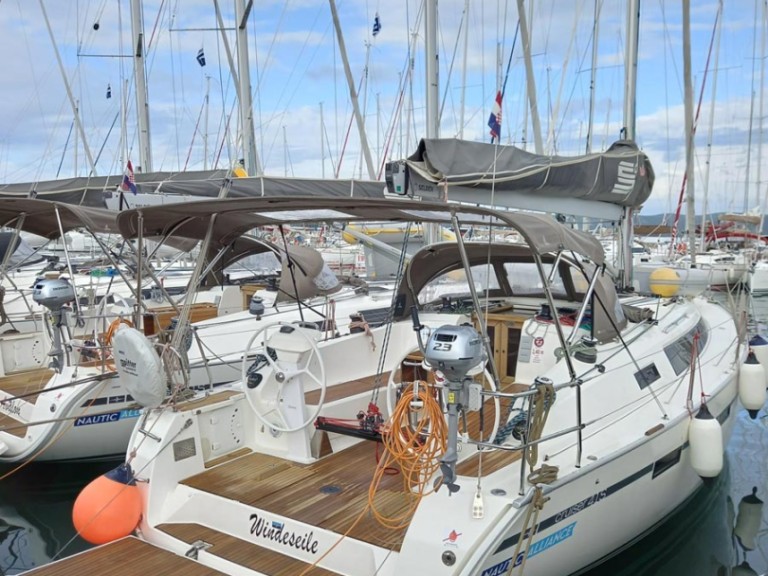 Sailboat hire in Murter-Kornati - Bavaria Cruiser 41S