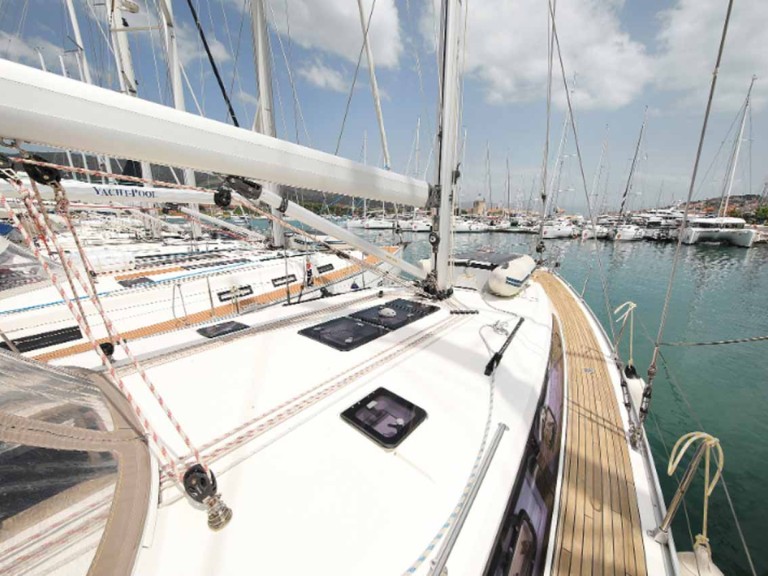 Sailboat hire in Murter-Kornati - Bavaria Cruiser 46