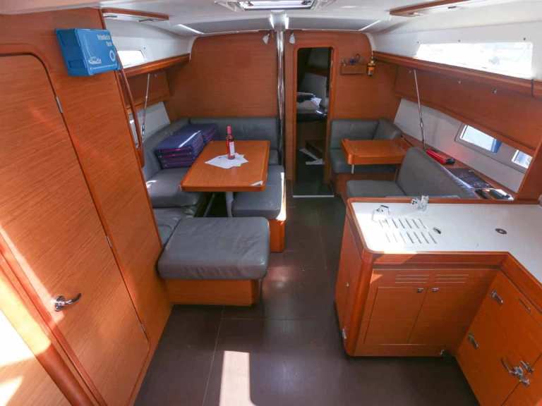 Yacht hire Golfo Aranci cheap Dufour 412