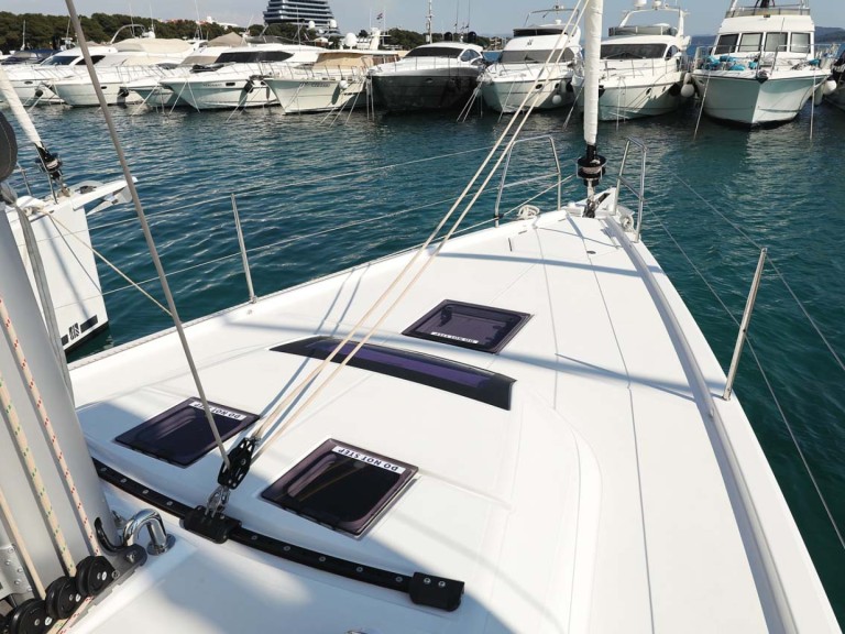 Sailboat hire in Murter-Kornati - Dufour Dufour 430