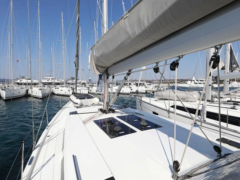 Hire a Hanse Hanse 455 Murter-Kornati