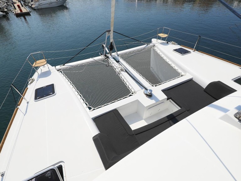 Catamaran hire in Pula - Lagoon Lagoon 450 F