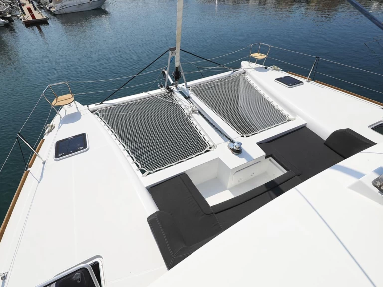 Catamaran hire in Pula - Lagoon Lagoon 450 F