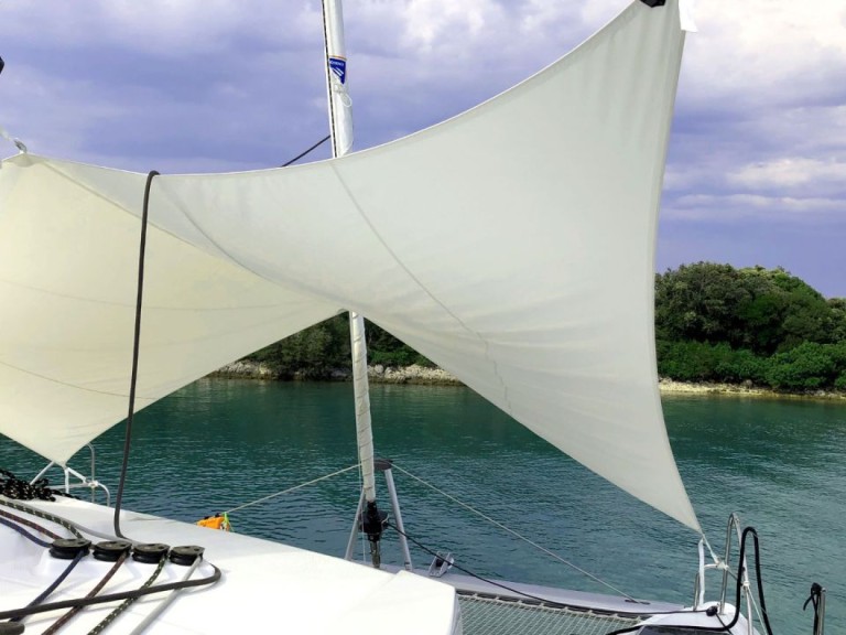Hire Catamaran with or without skipper Fountaine Pajot Punat