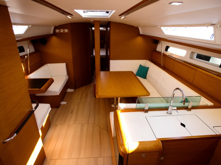 Sailboat hire in Alimos - Jeanneau Sun Odyssey 449
