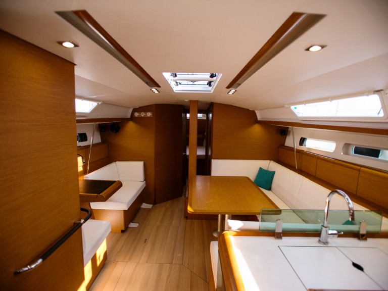Charter a Jeanneau Sun Odyssey 449 in Alimos on Samboat