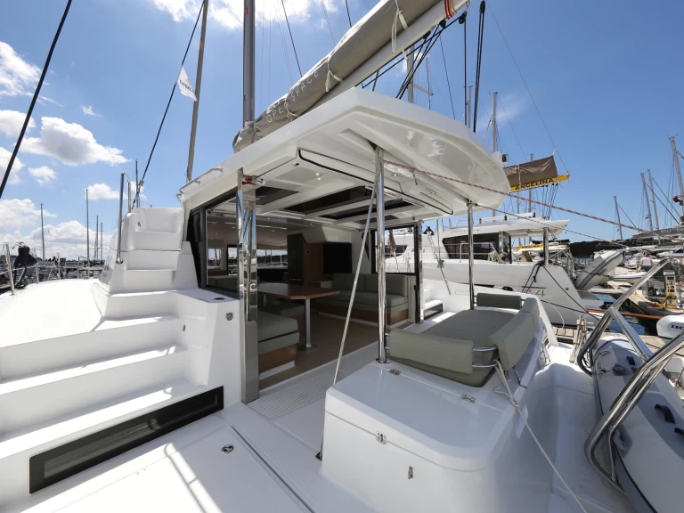 Hire a Bali Bali 4.2 Biograd na Moru