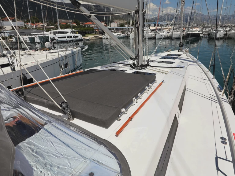 Sailboat hire in Sukošan - Hanse Hanse 548