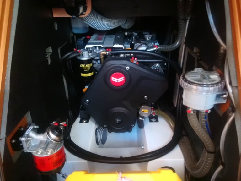 Hire Sailboat Jeanneau with a boat licence