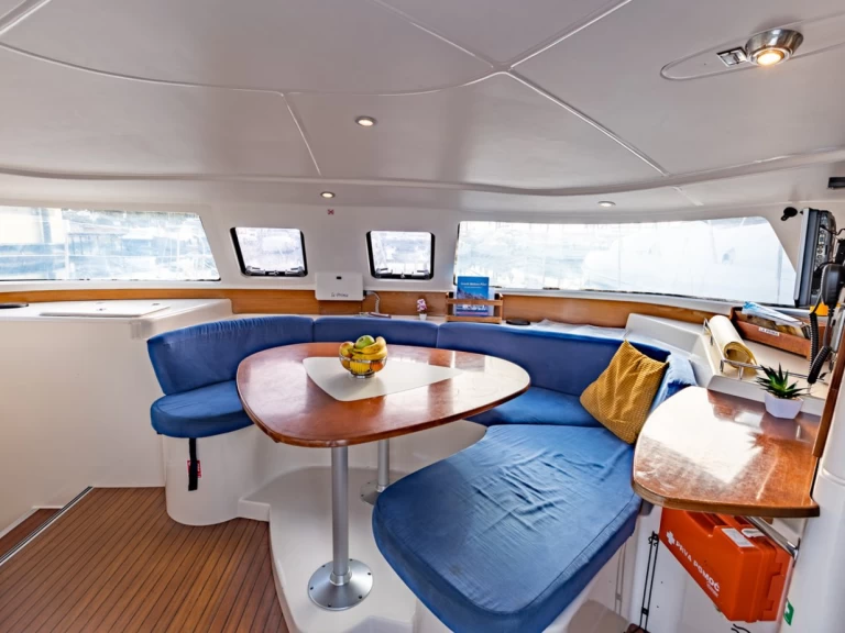 Yacht charter Primošten - Fountaine Pajot Lavezzi 40 on SamBoat