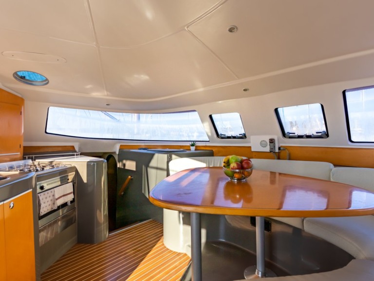 Catamaran hire in Punat - Fountaine Pajot Lavezzi 40