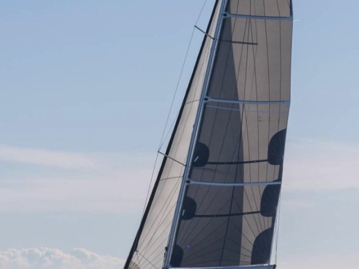 Hire a Jeanneau Sun Odyssey 380 Drage