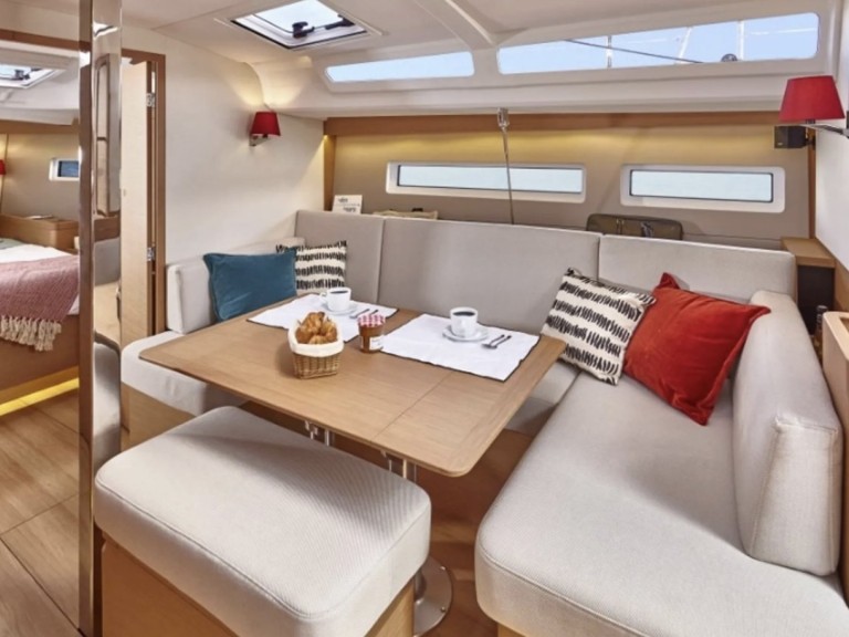 Charter a Jeanneau Sun Odyssey 440 in Drage on Samboat
