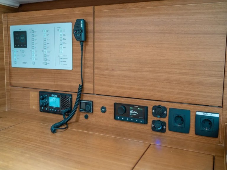 Sailboat hire in Šibenik - Elan Impression 45.1