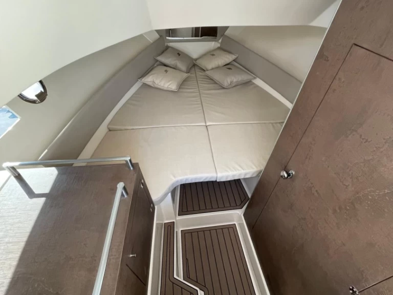 Motorboat to hire Sirmione at the best price