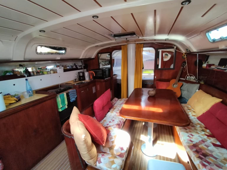 Hire Sailboat Bénéteau with a boat licence