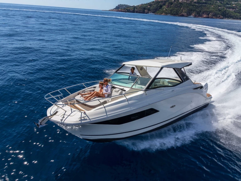 Motorboat to hire Ayia Napa at the best price